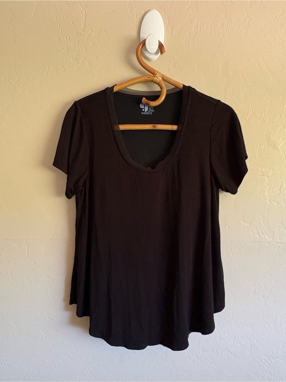 SheBird Vera V-Neck Short Sleeve Bra Top Tee Shirt Black Size 5 Medium / Large